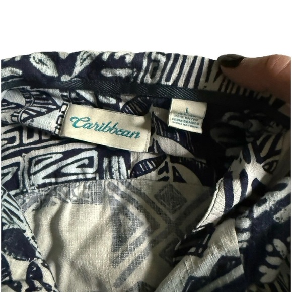 Carribean Silk Blend Hawaiian Shirt Mens L Blue White Geometric Beach Button Up - Picture 2 of 3